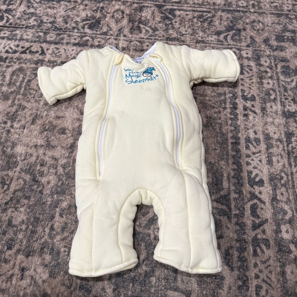 Magic Sleepsuit Cream Footie size large - Picture 1 of 5